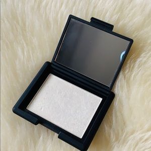 NARS Albatross Highlighter Powder
